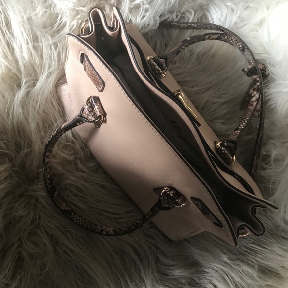 Michael Kors
PYTHON HAMILTON EAST WEST in Blush - Picture 4 of 6